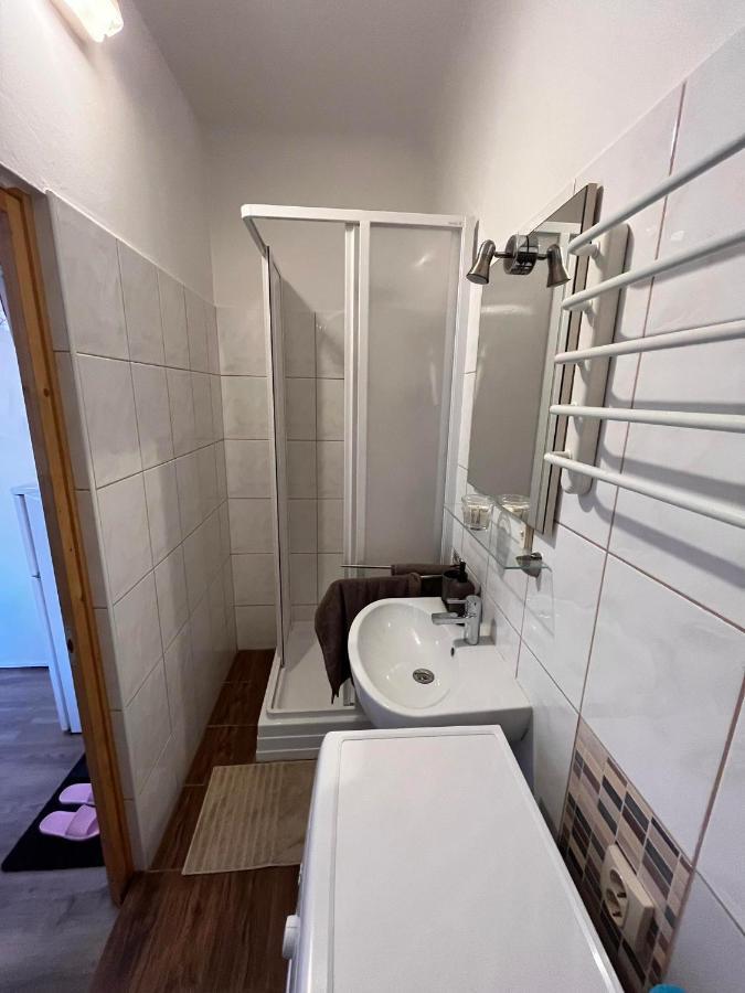 Varfal-Lak Apartman Шопрон Экстерьер фото